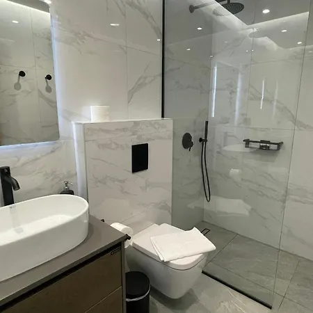 Carmelia فيلة