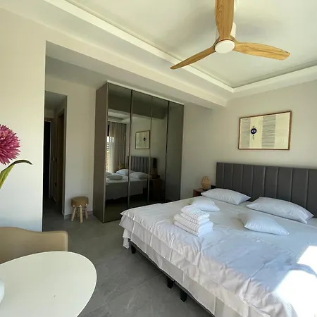 فيلة Carmelia *