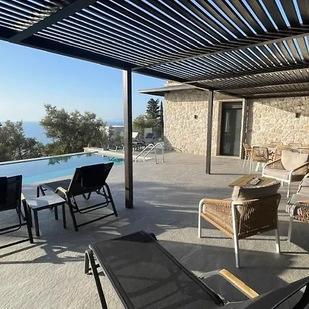 فيلة Carmelia