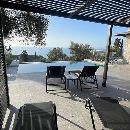 فيلة Carmelia Áyios Nikítas